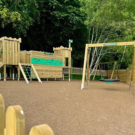 Spacious Primrose Lodge For 6 With Hot Tub At A Spa Resort Chudleigh ภายนอก รูปภาพ